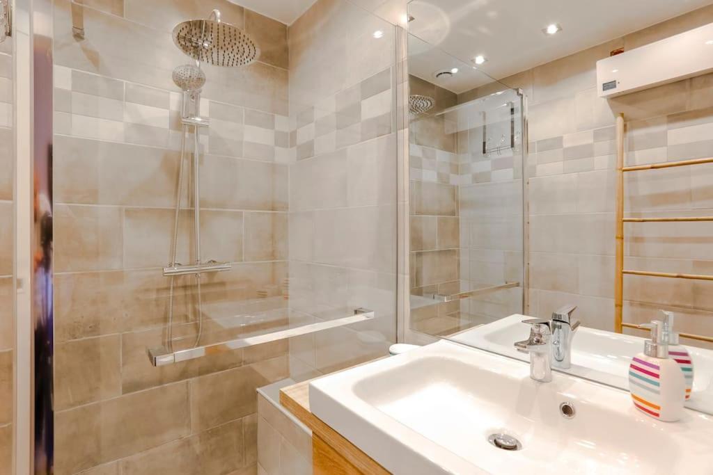 French Riviera 1 Bedroom On The Beach Facing Cannes Theoule-sur-Mer Luaran gambar