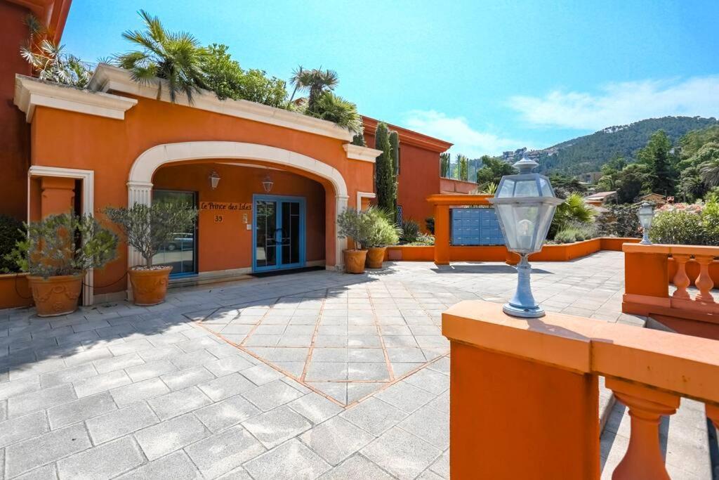 French Riviera 1 Bedroom On The Beach Facing Cannes Theoule-sur-Mer Luaran gambar